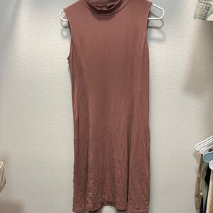 Uniqlo Sleeveless Mock Neck Dress in Dusty Rose M